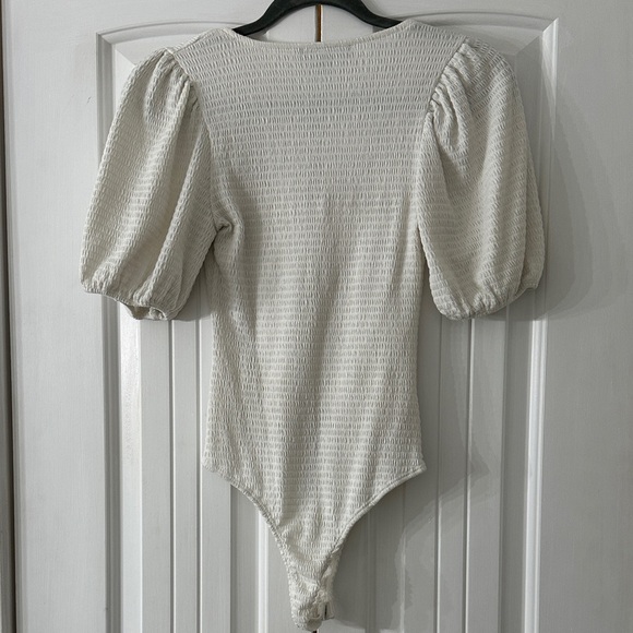 Lulu's Ivory Puff Sleeve Bodysuit - Picture 4 of 4